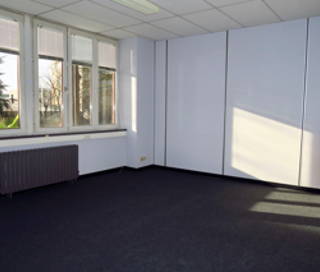 Bureau privé 23 m² 3 postes Coworking Rue Berthelot Lille 59000 - photo 1